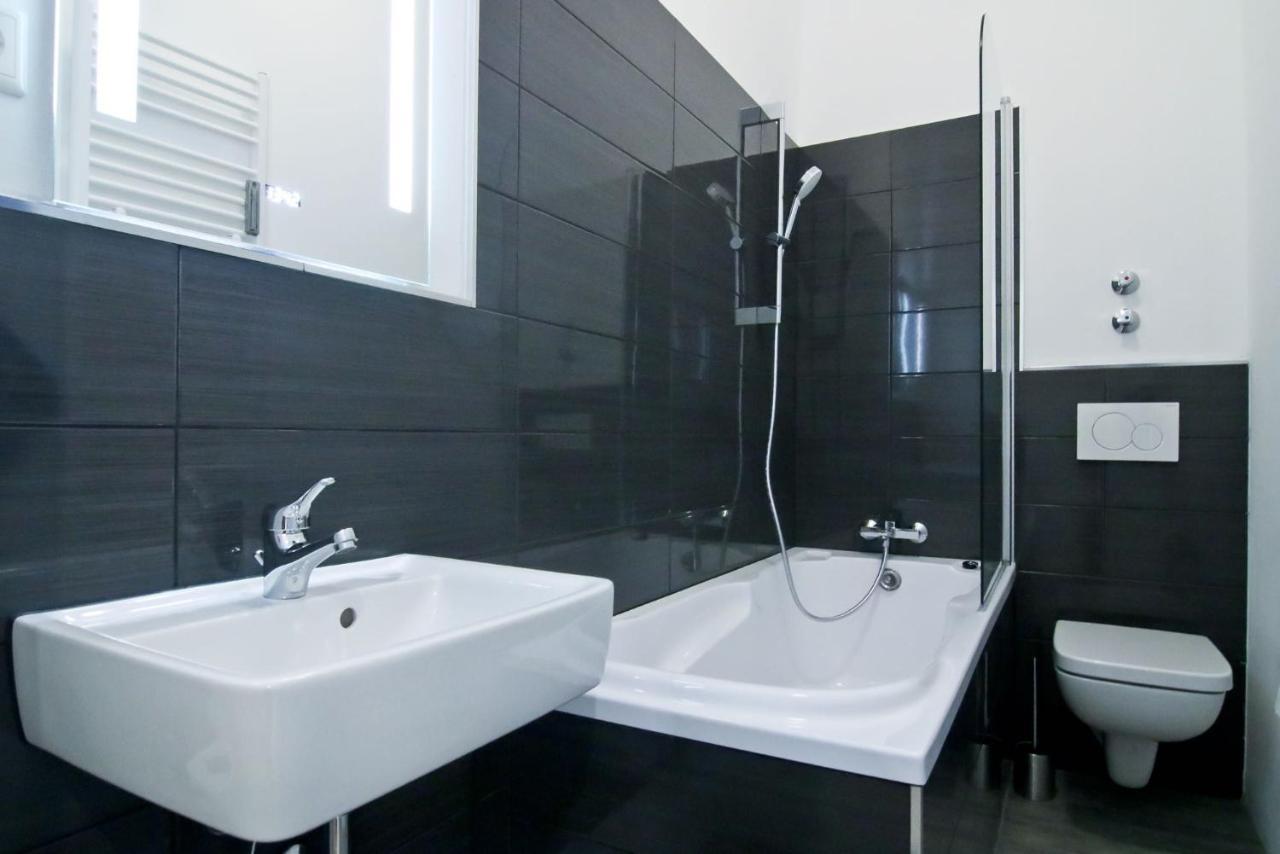 Apartmondo Ferienwohnungen Wuppertal Wichlinghaus Bagian luar foto